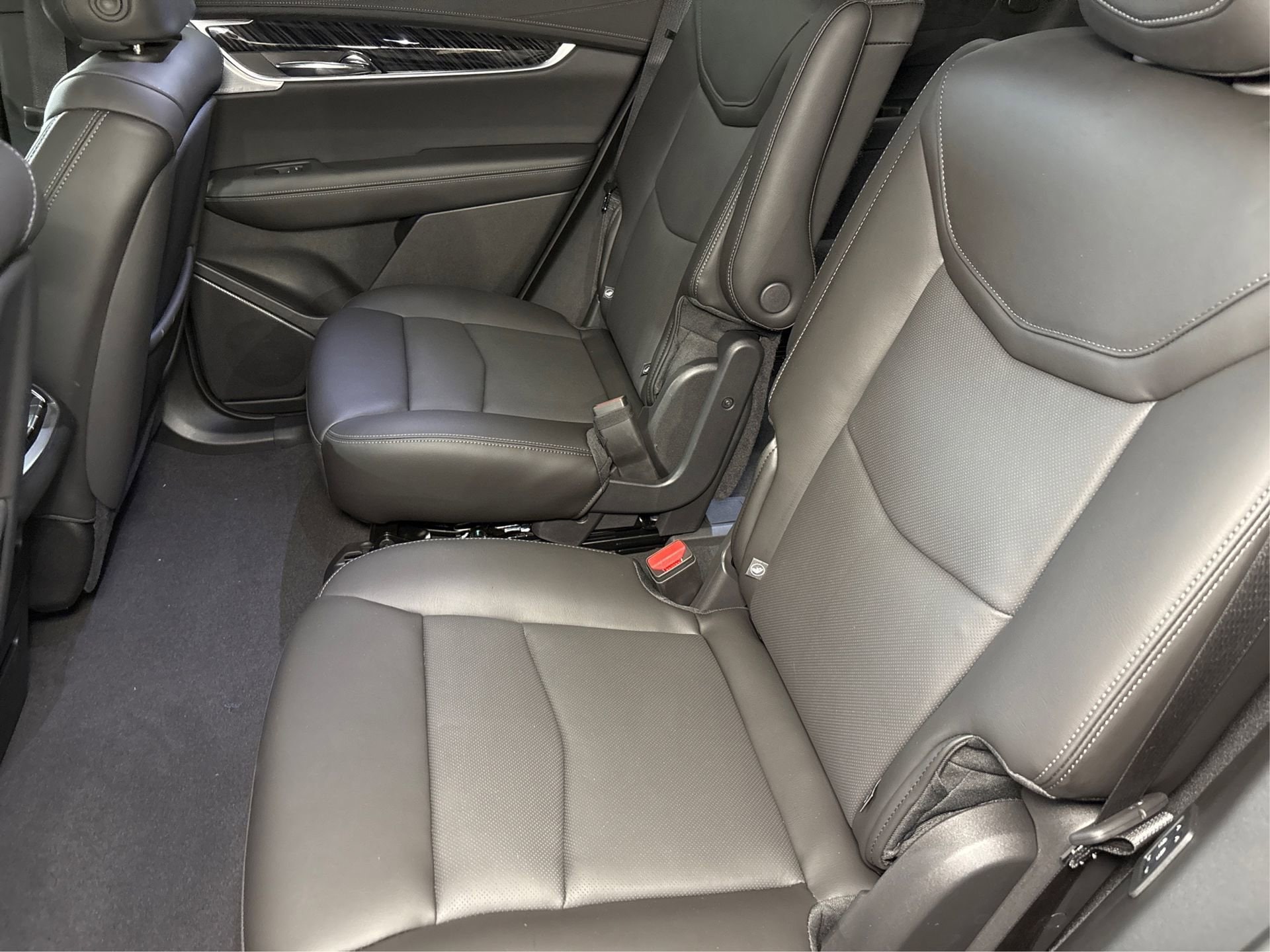 2025 Cadillac XT6 Premium Luxury - Photo 10