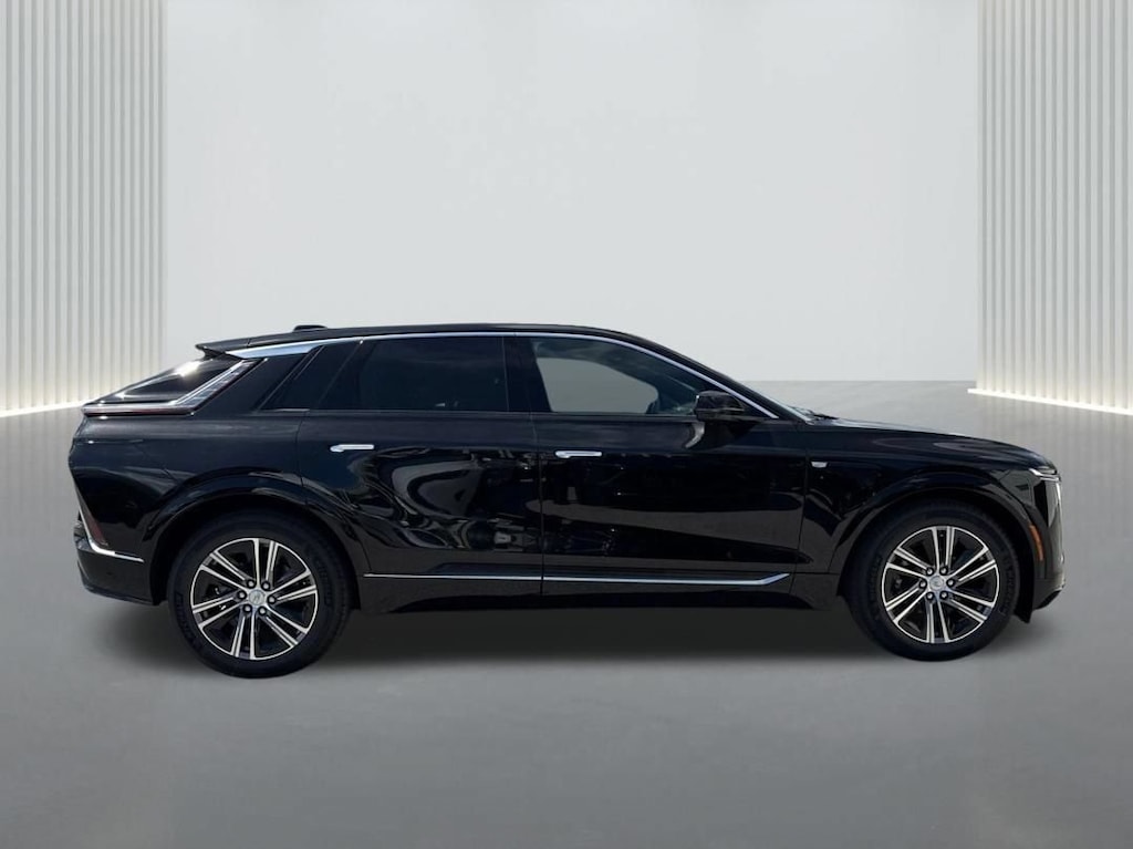 New 2026 CADILLAC LYRIQ Luxury SUV