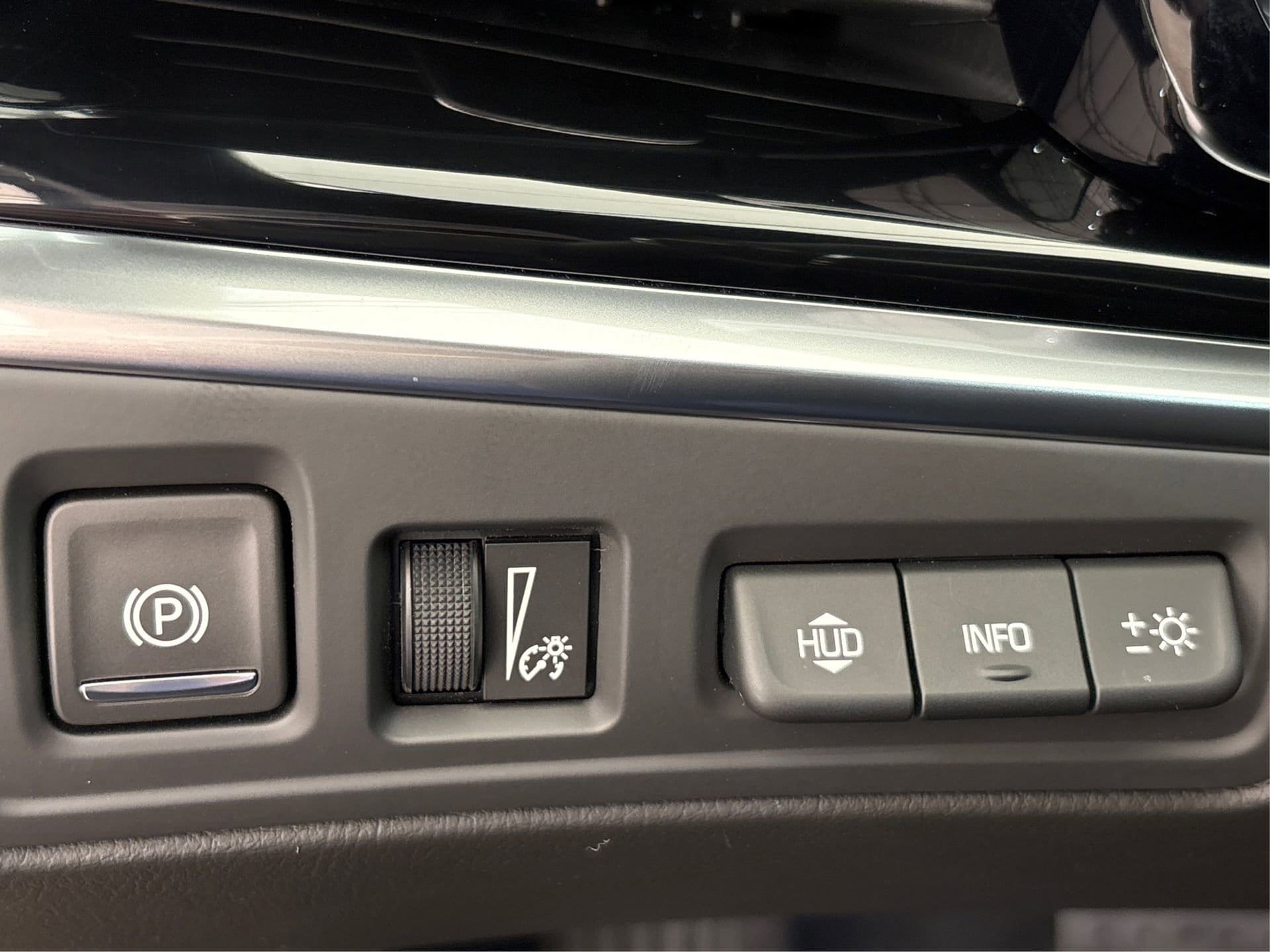 2025 Cadillac XT6 Premium Luxury - Photo 18
