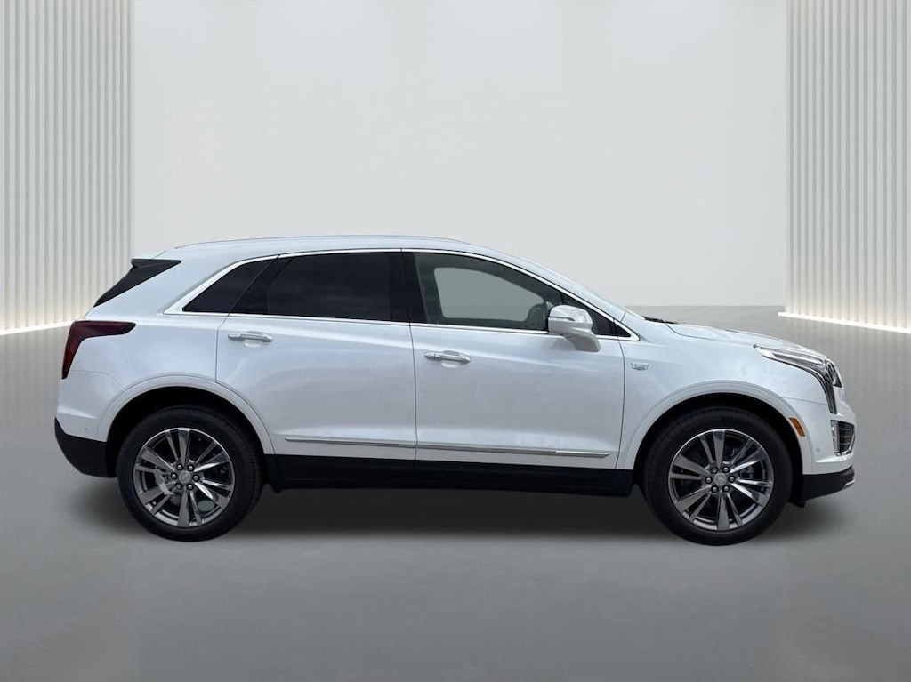 New 2026 CADILLAC XT5 Premium Luxury SUV