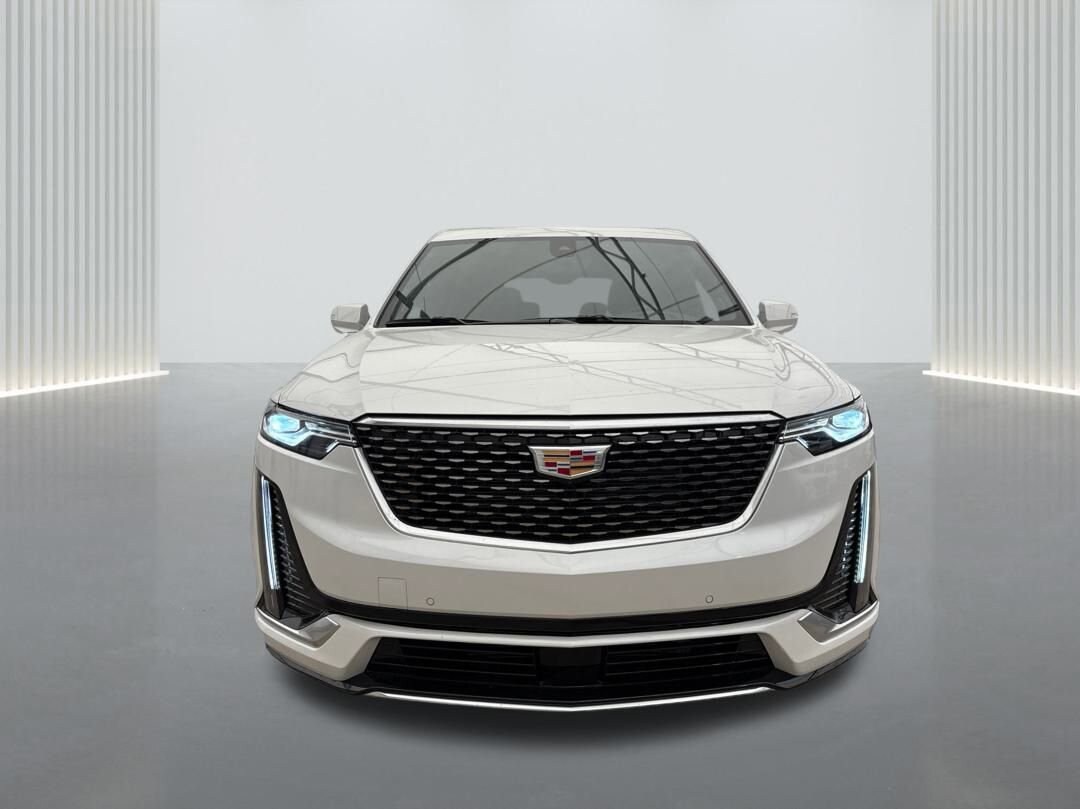2025 Cadillac XT6 Premium Luxury photo 2