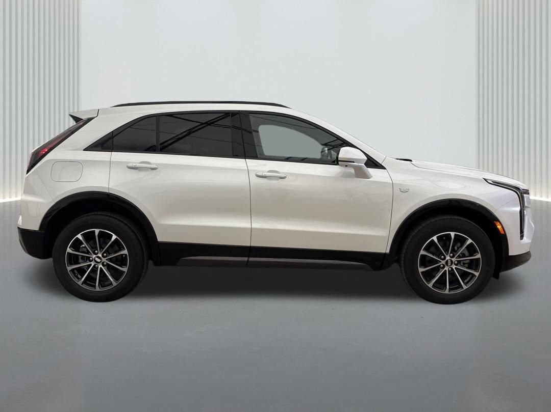 2025 Cadillac XT4 Sport photo 4