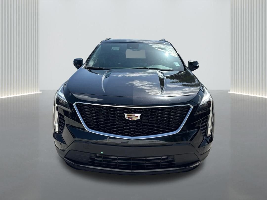 2023 Cadillac XT4 Sport photo 2