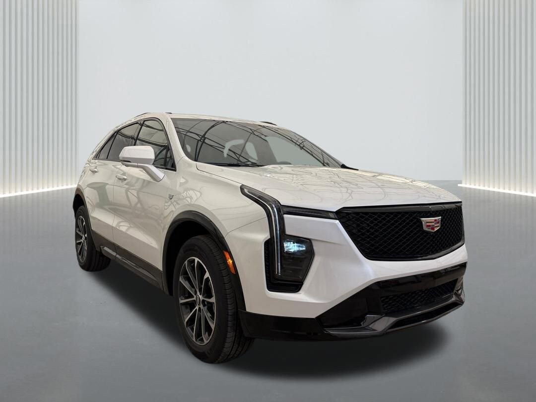 2025 Cadillac XT4 Sport photo 3