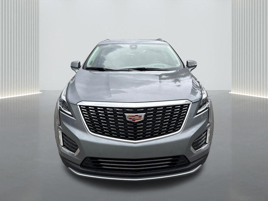 2024 Cadillac XT4 Premium Luxury photo 2