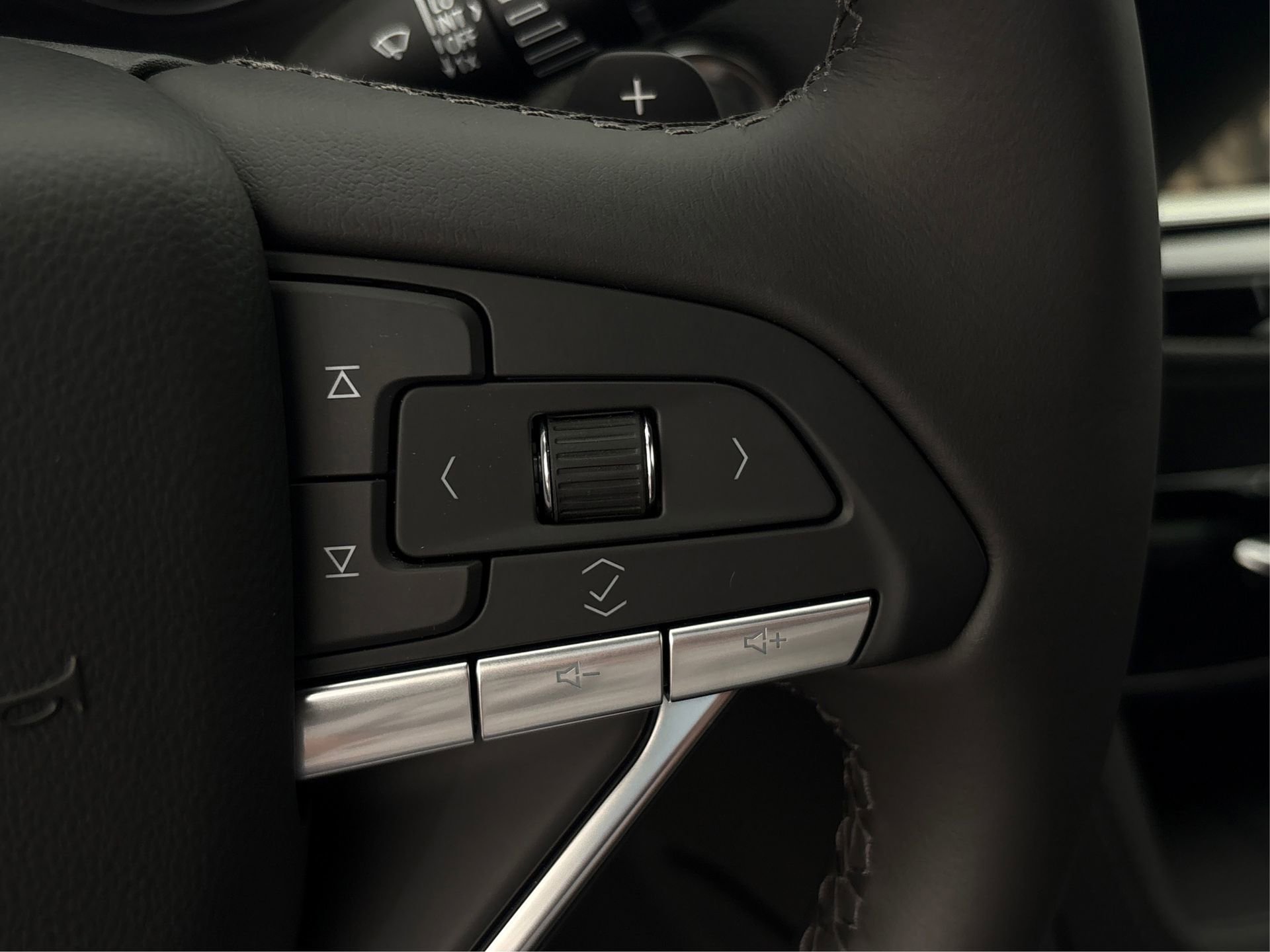 2025 Cadillac XT6 Luxury - Photo 29