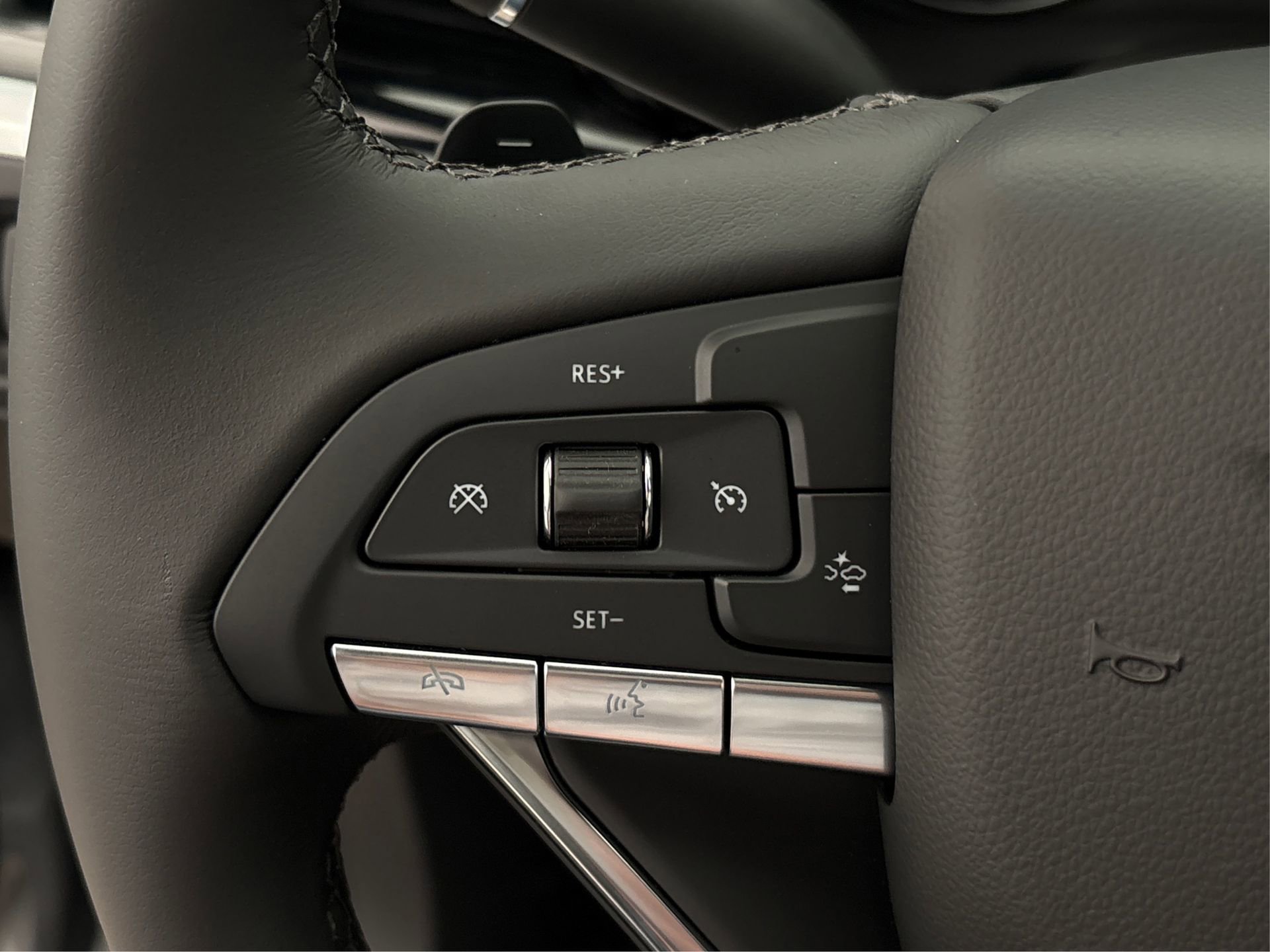 2025 Cadillac XT6 Luxury - Photo 30