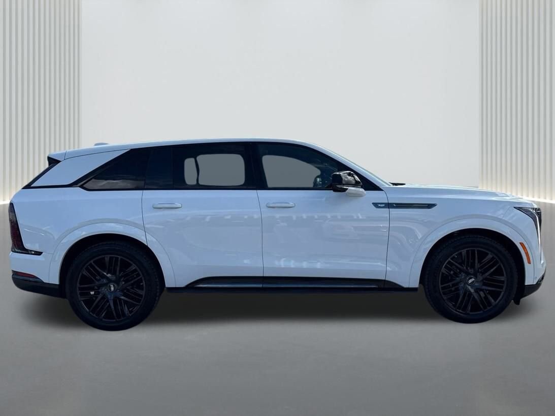 2025 Cadillac Escalade IQ photo 4