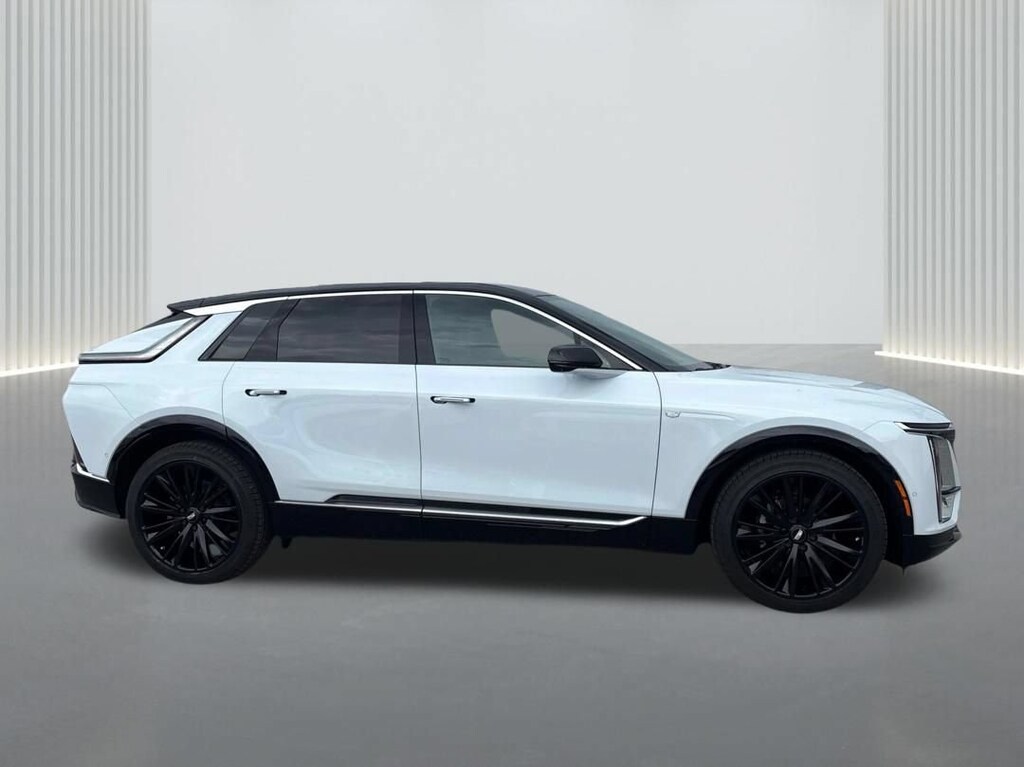 New 2026 CADILLAC LYRIQ Luxury SUV