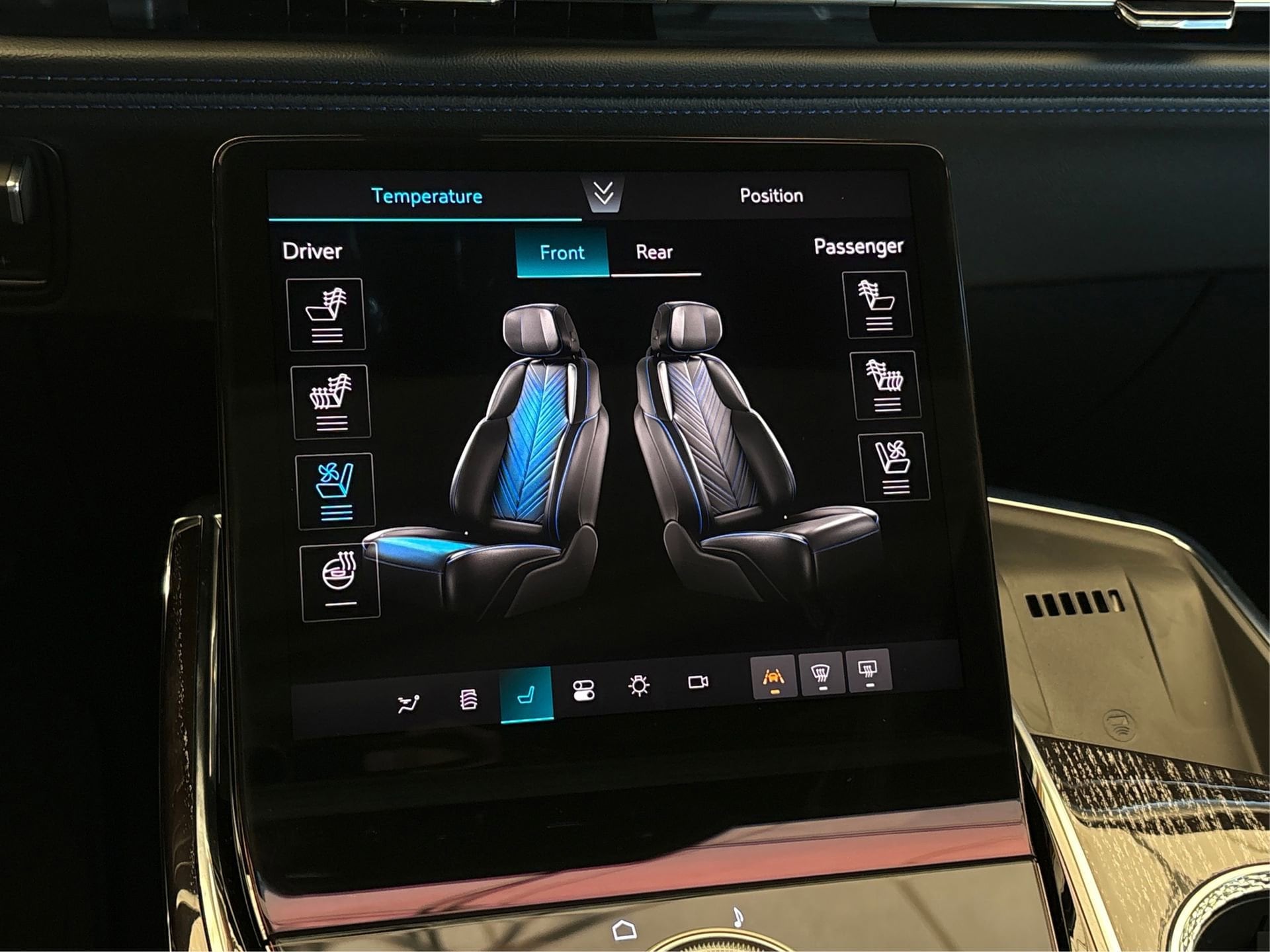 2026 Cadillac Escalade IQ Sport - Photo 32