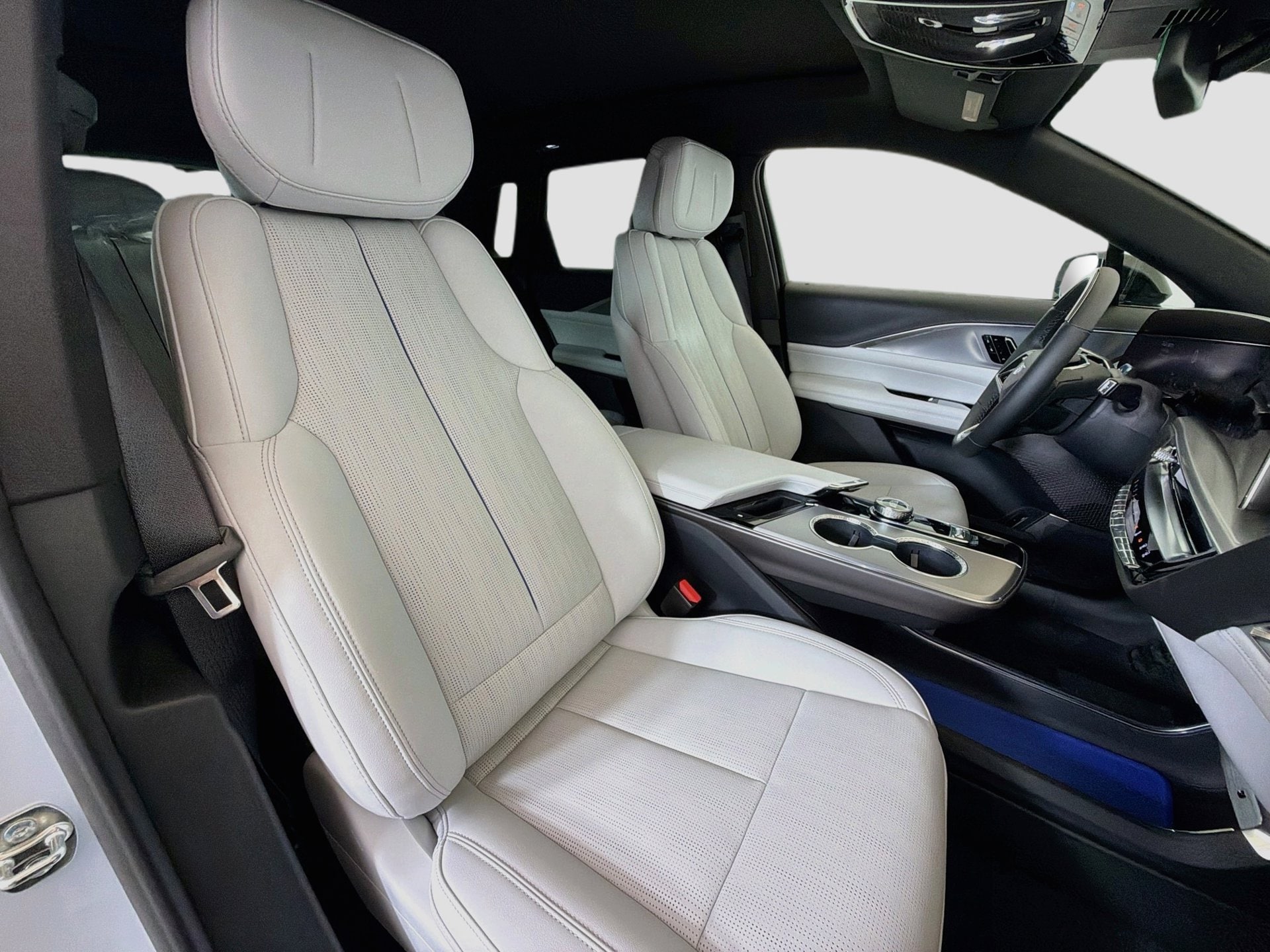 2027 Cadillac LYRIQ Sport - Photo 14