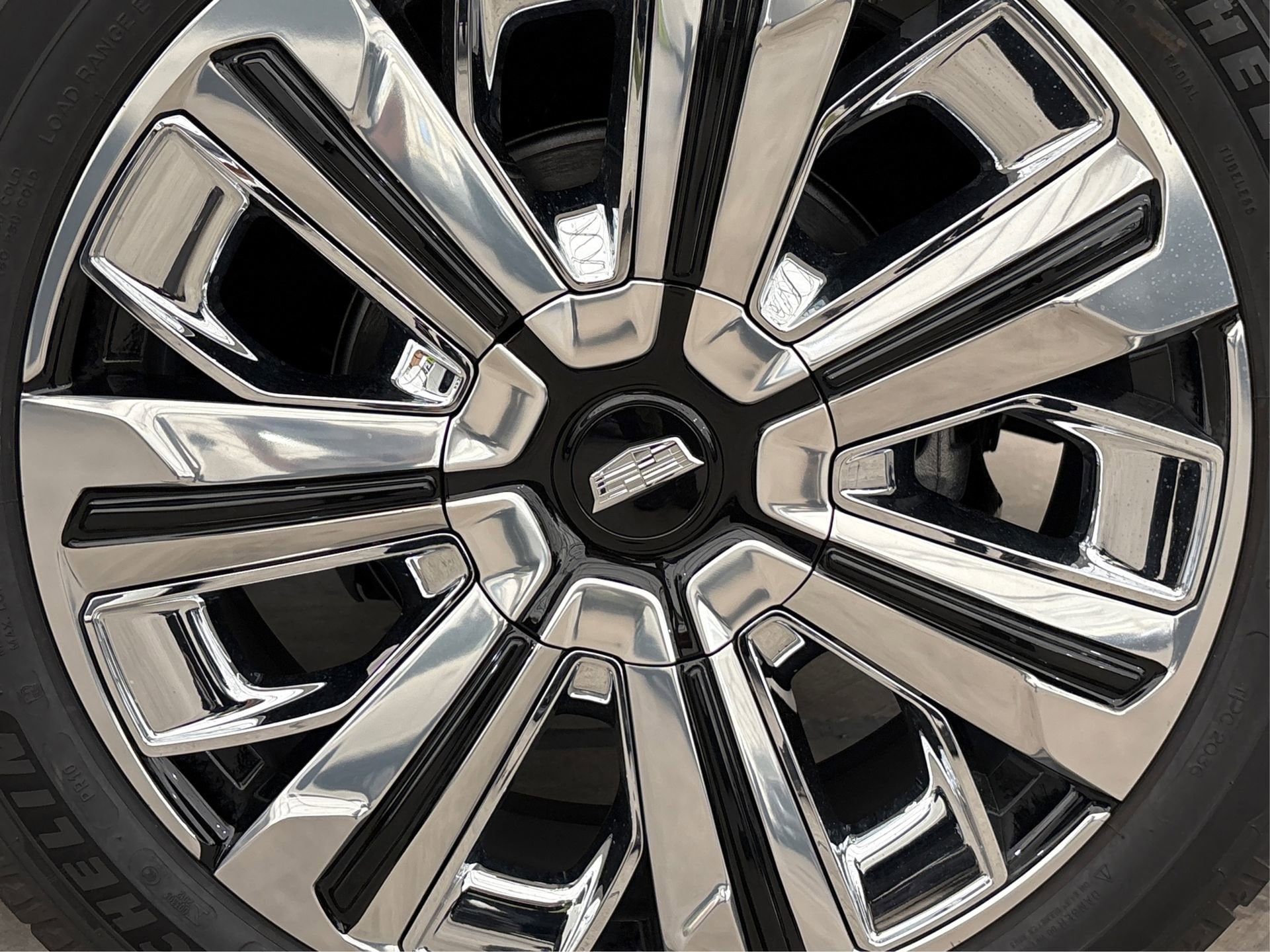 2025 Cadillac Escalade IQ Luxury 2 - Photo 13