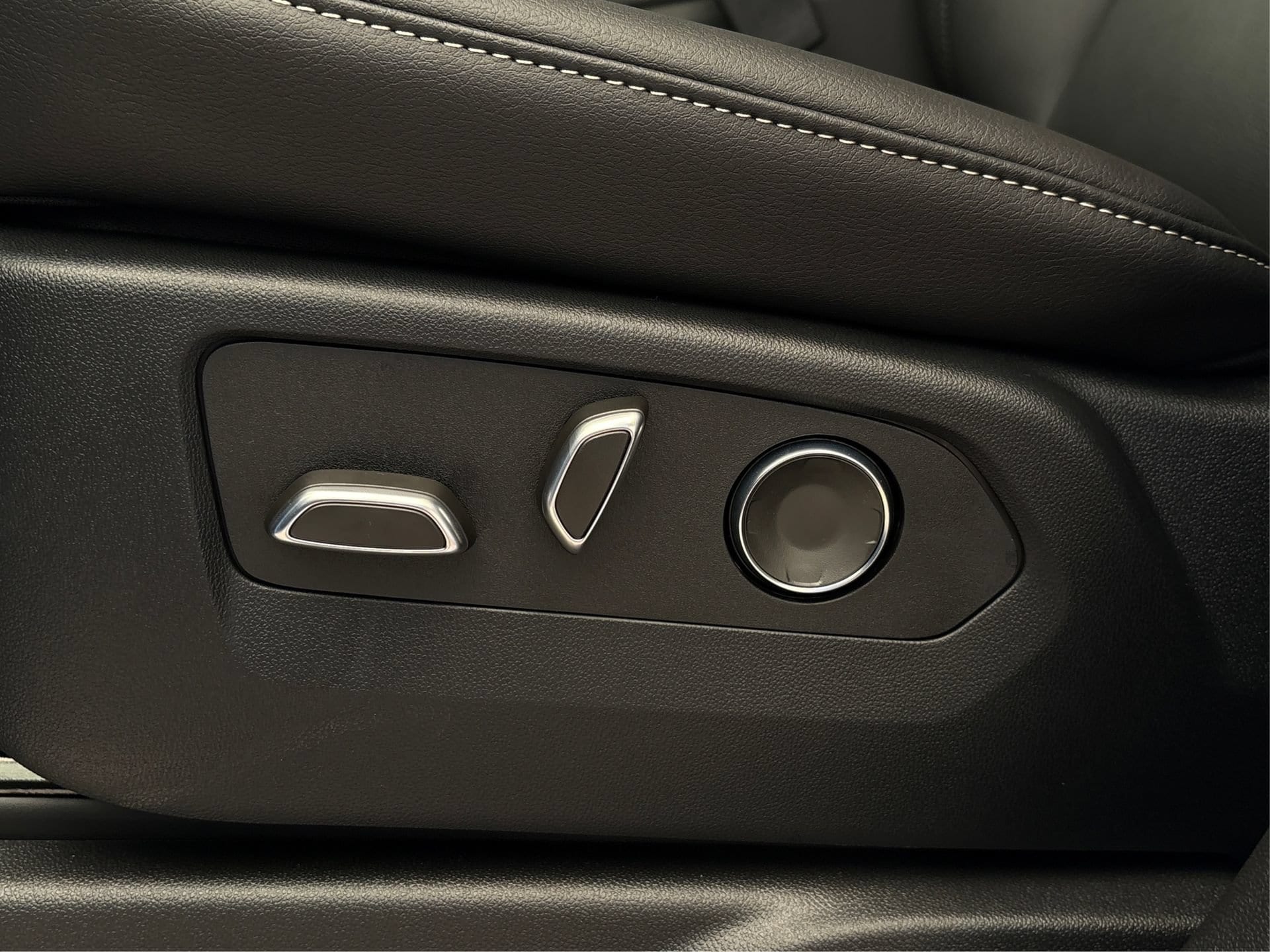 2026 Cadillac Escalade ESV Base - Photo 31