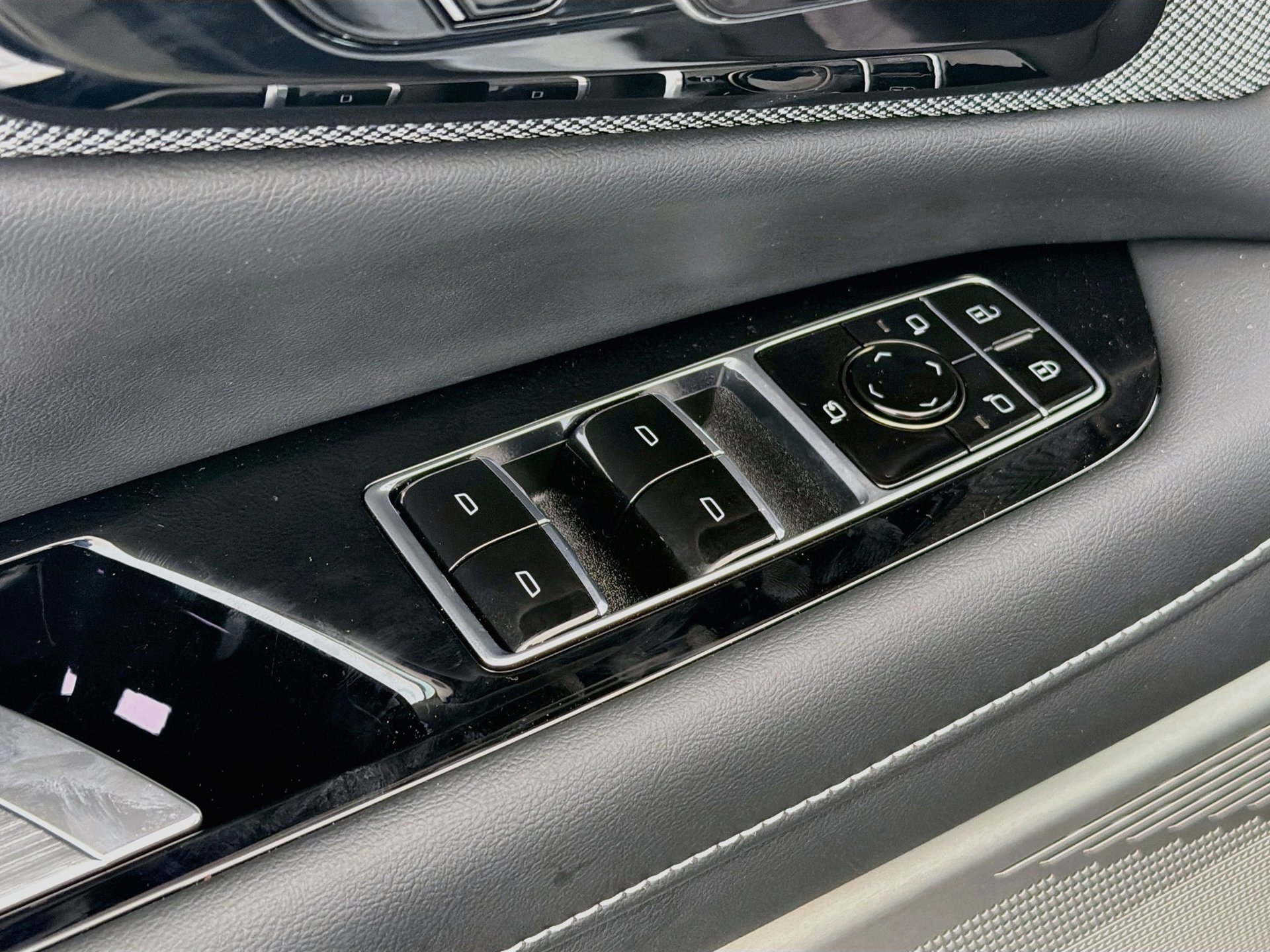 2027 Cadillac OPTIQ Sport - Photo 22