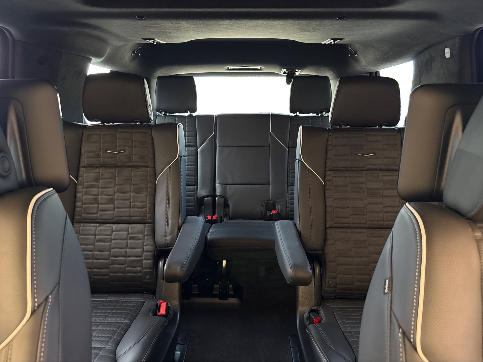 2026 Cadillac Escalade Platinum Sport - Photo 17