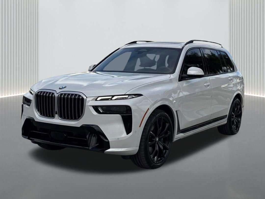 2023 BMW X7 40i's photo