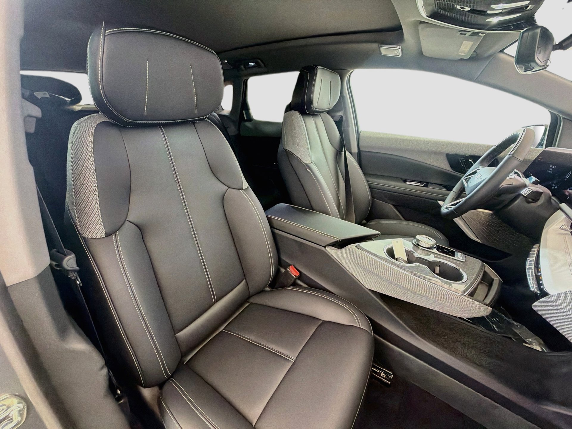 2027 Cadillac OPTIQ Sport - Photo 15