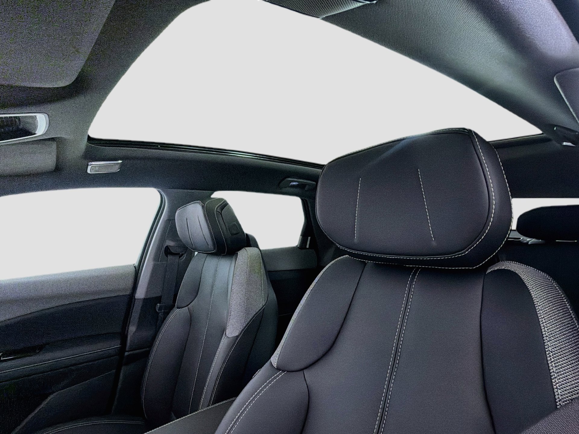 2027 Cadillac OPTIQ Sport - Photo 26