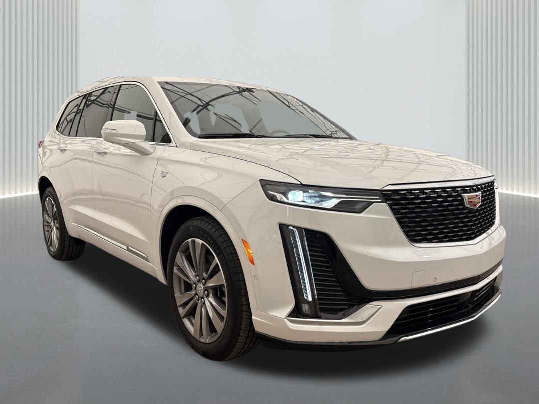 2025 Cadillac XT6 Premium Luxury photo 3