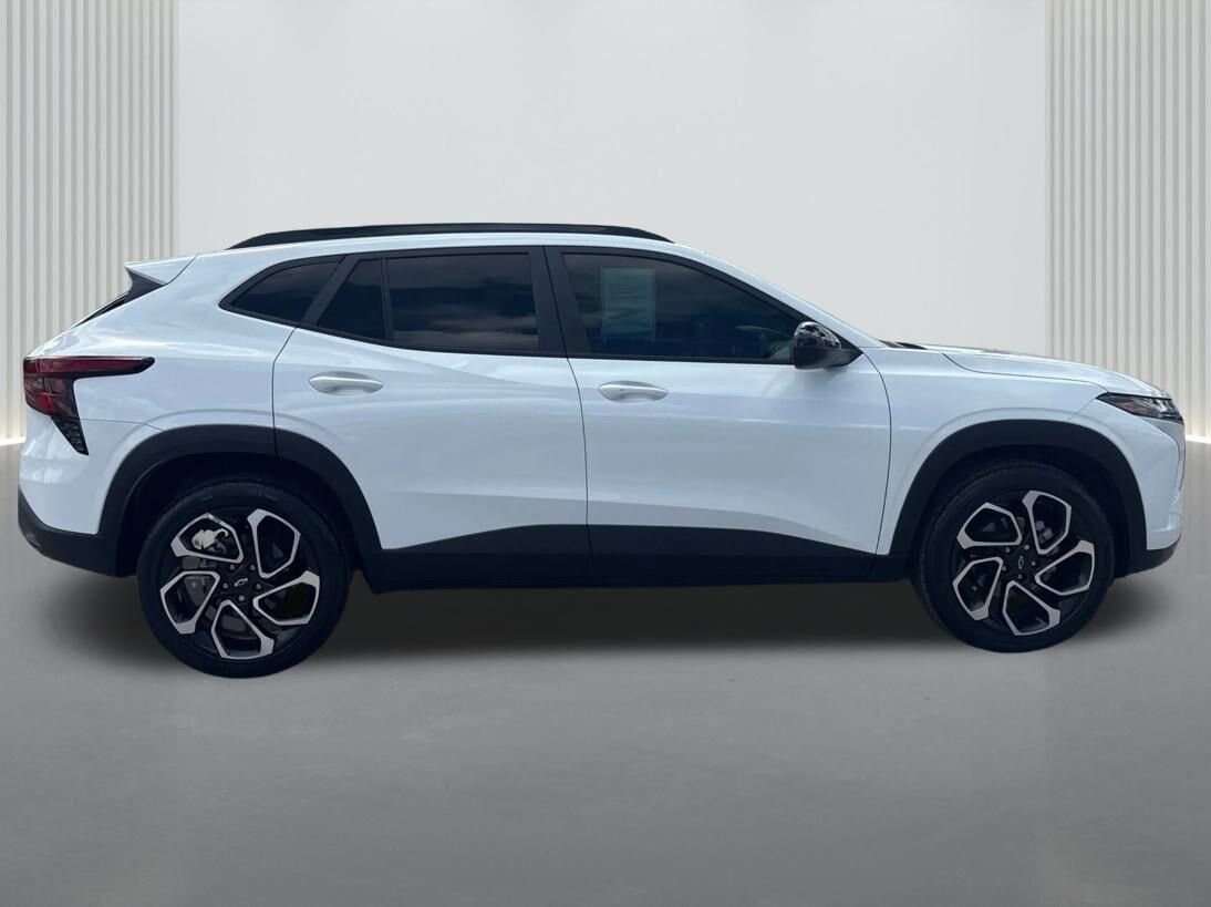 2024 Chevrolet Trax photo 4