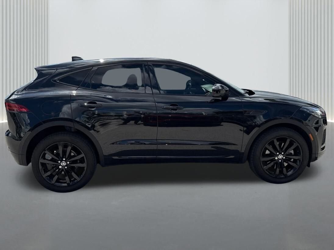 2024 Jaguar E-PACE R-Dynamic SE photo 4