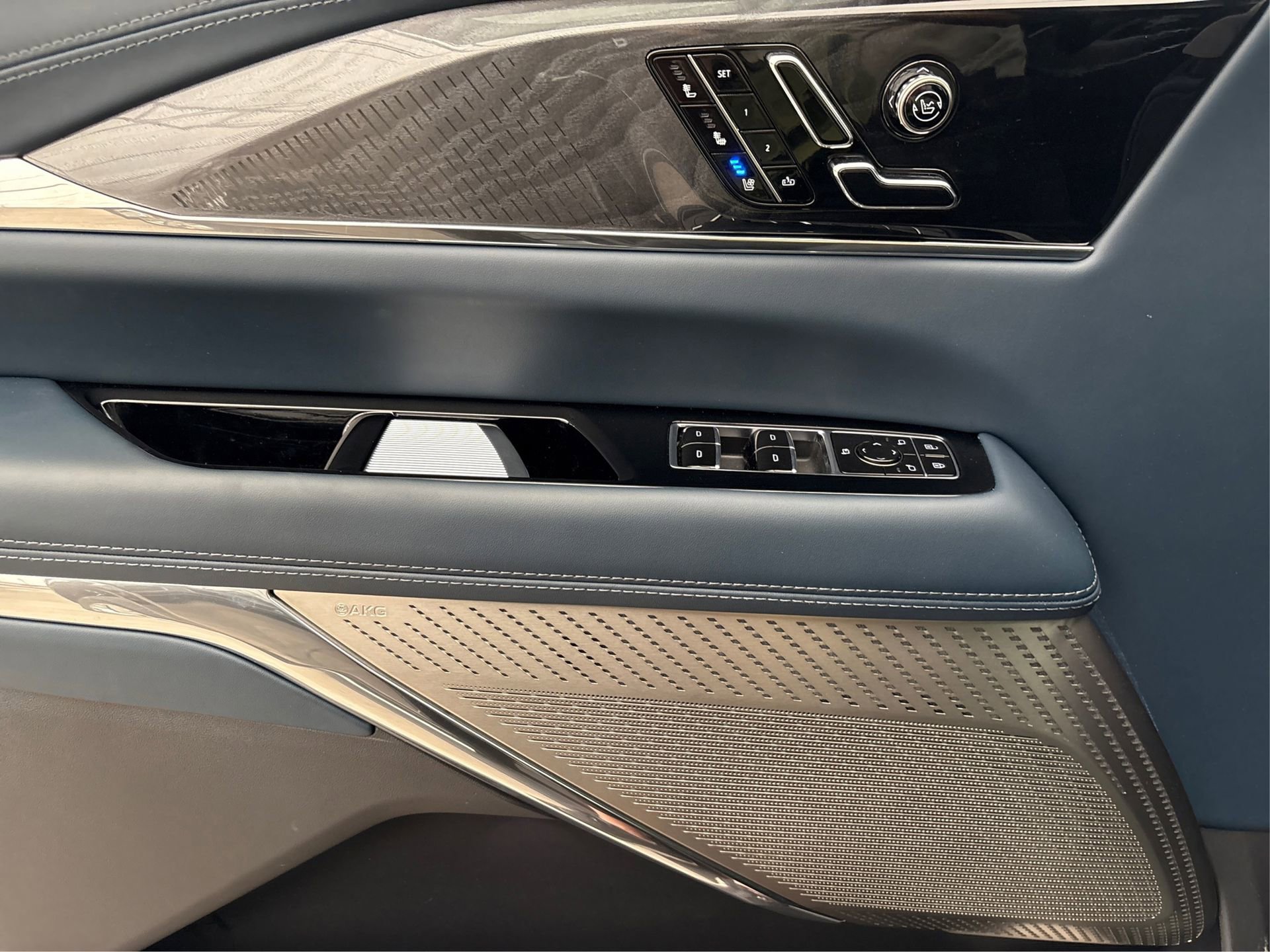 2025 Cadillac Escalade IQ Luxury 2 - Photo 20