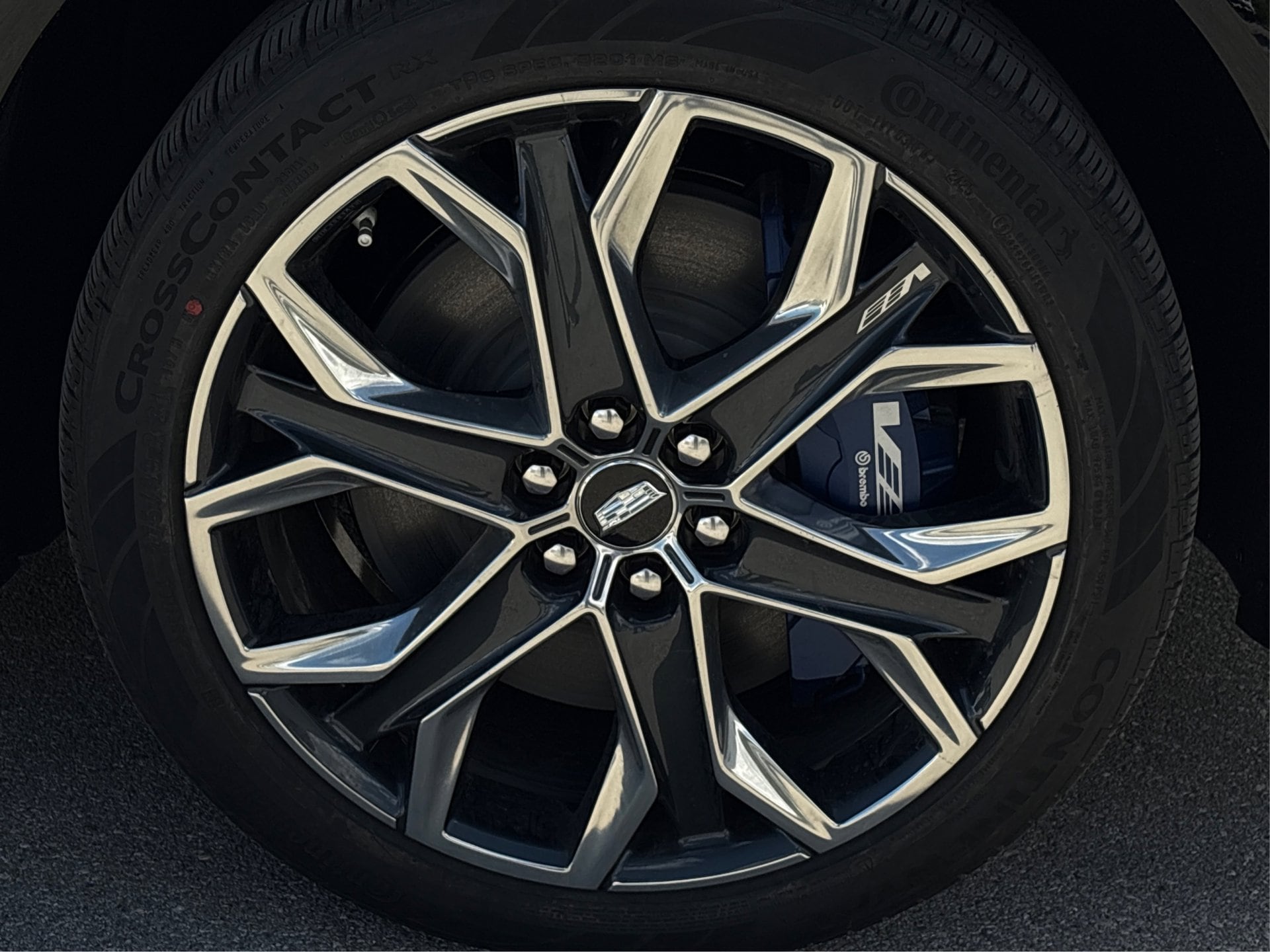 2026 Cadillac OPTIQ V-Series - Photo 13