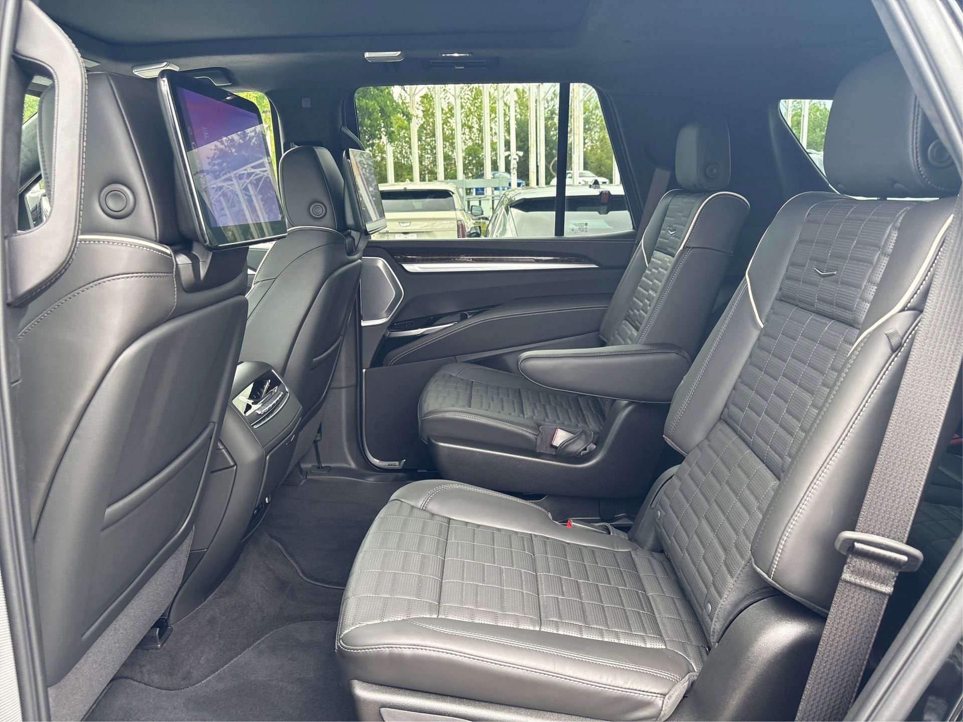 2026 Cadillac Escalade Platinum Sport - Photo 10