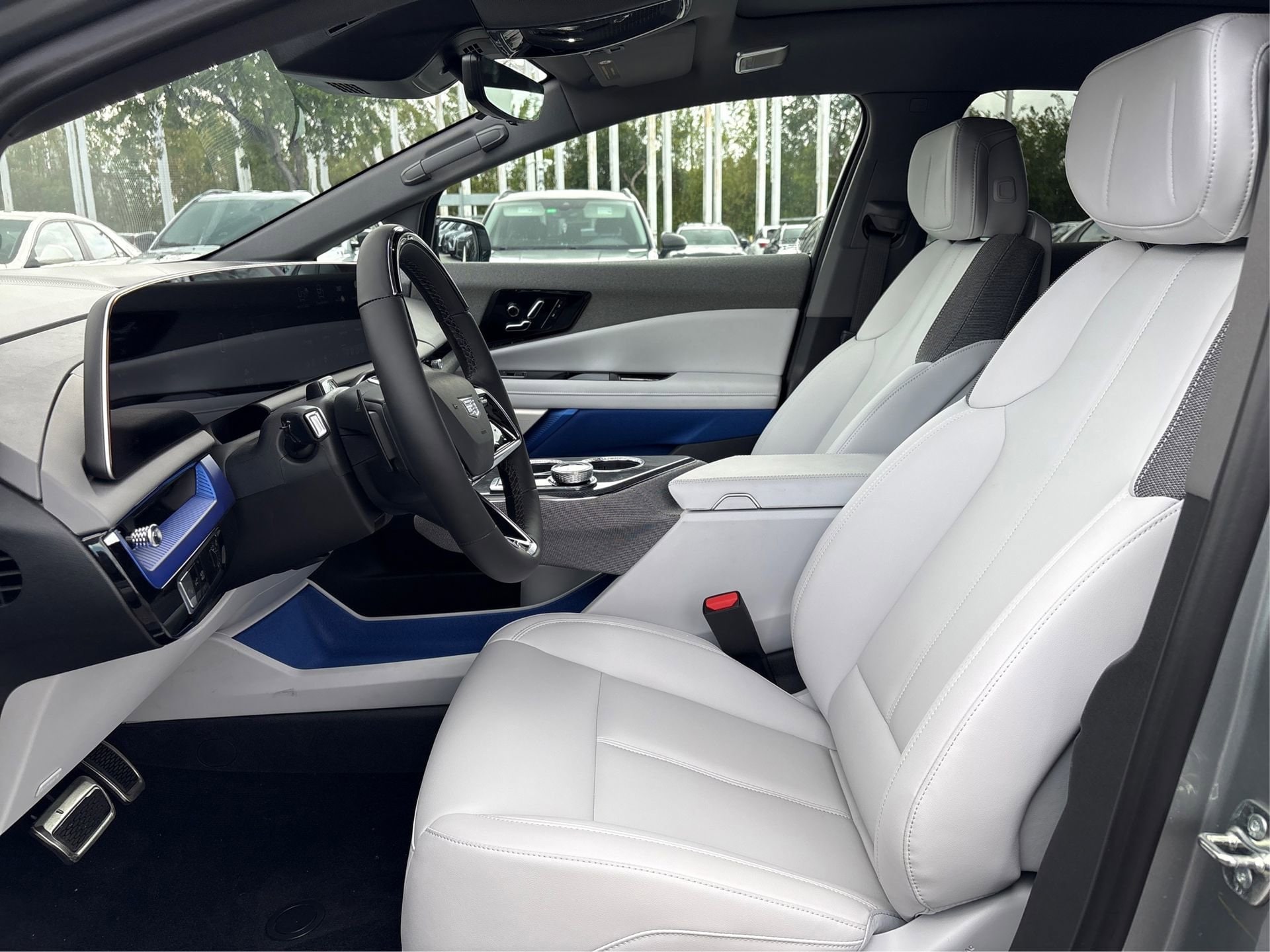 2026 Cadillac OPTIQ Sport - Photo 9