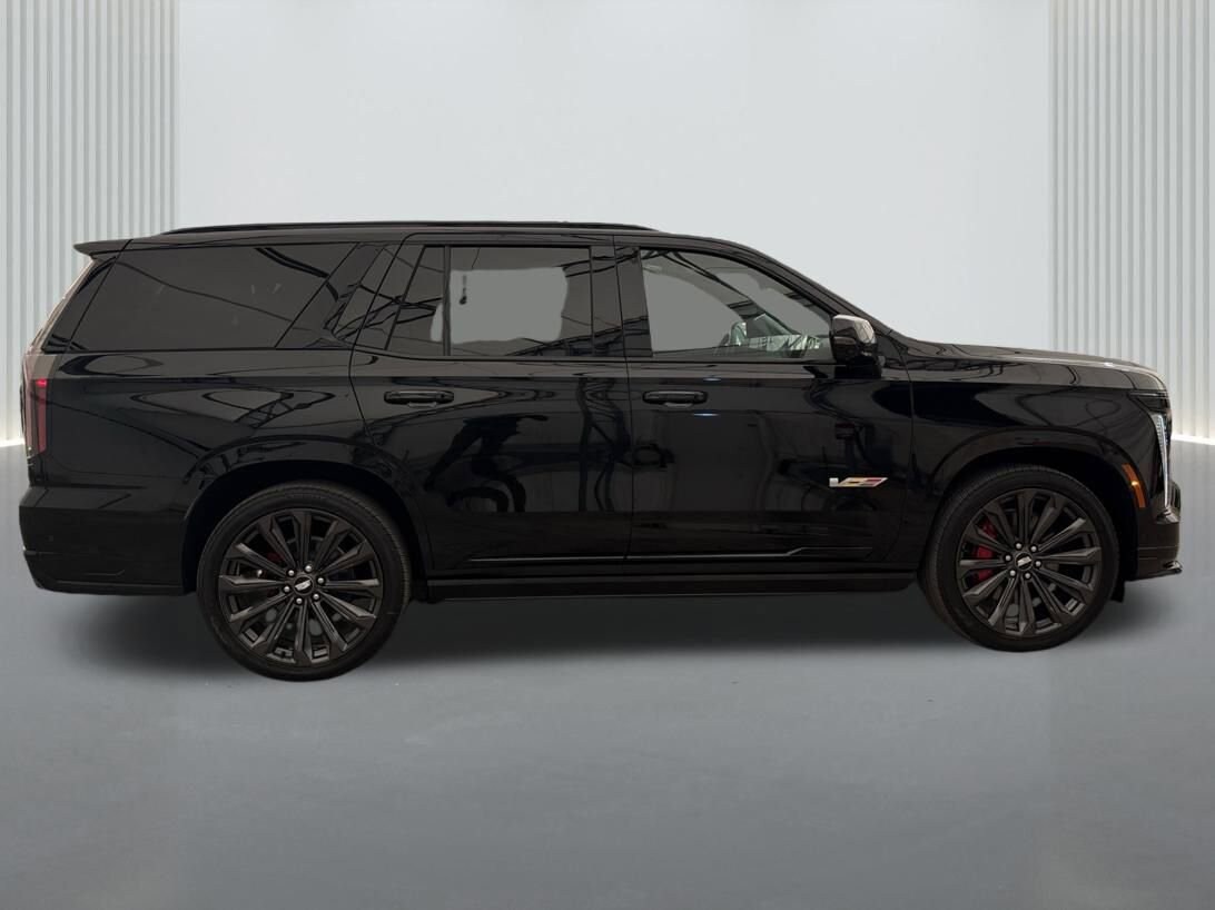 2025 Cadillac Escalade V-Series photo 3