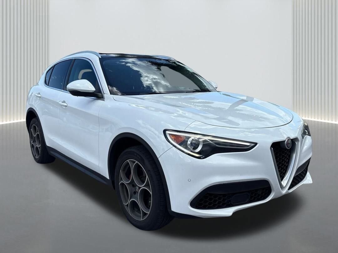 2019 Alfa Romeo Stelvio Ti photo 3