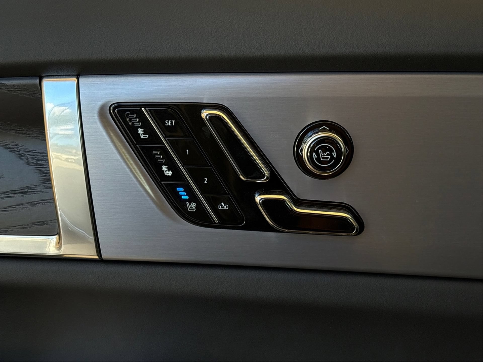 2026 Cadillac VISTIQ Platinum Sport - Photo 32