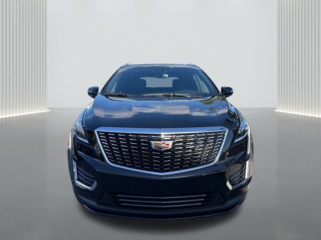 New 2025 CADILLAC XT5 Luxury SUV
