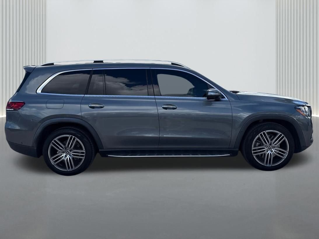 2022 Mercedes Benz GLS 450 4MATIC photo 4