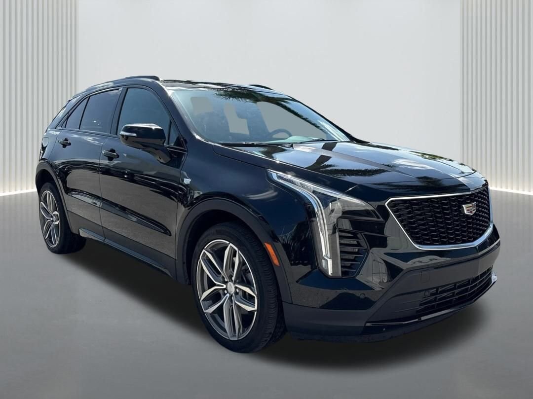 2023 Cadillac XT4 Sport photo 3