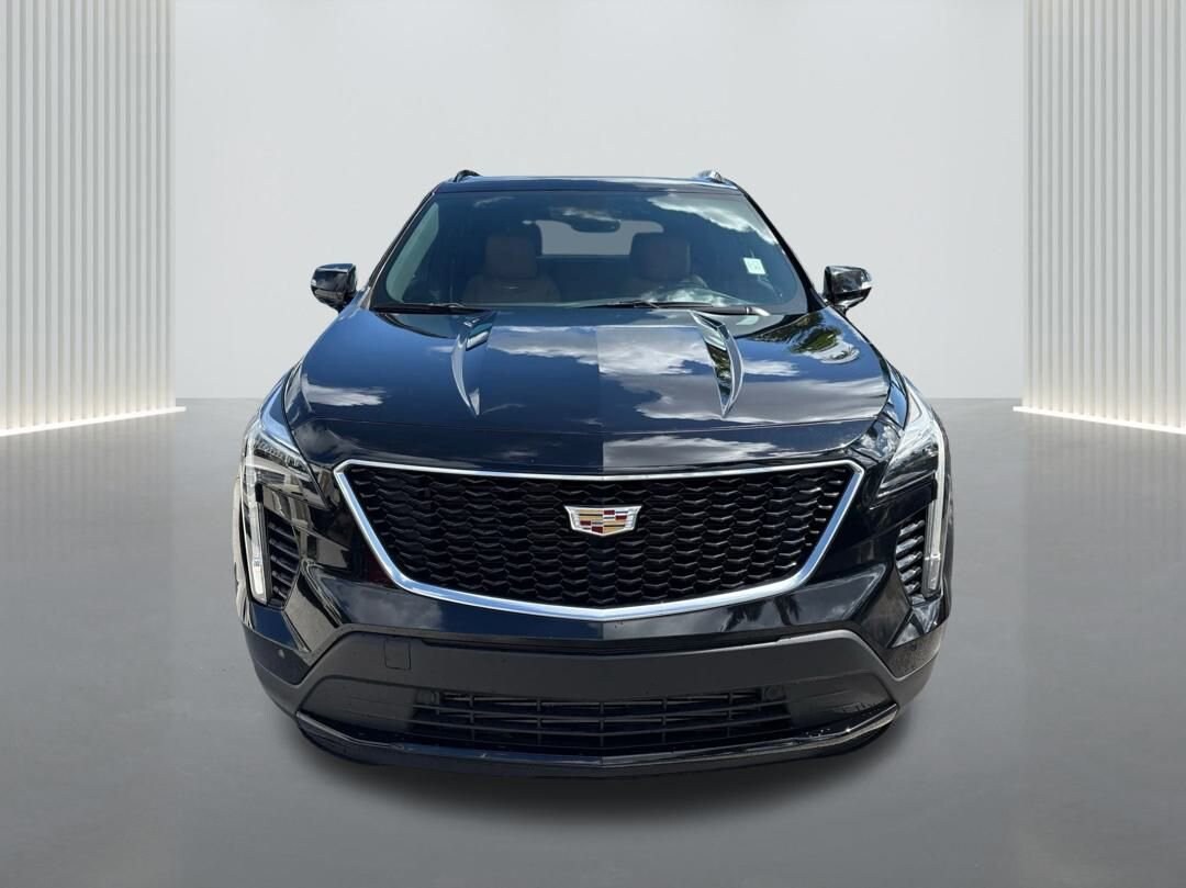 2023 Cadillac XT4 Sport photo 2
