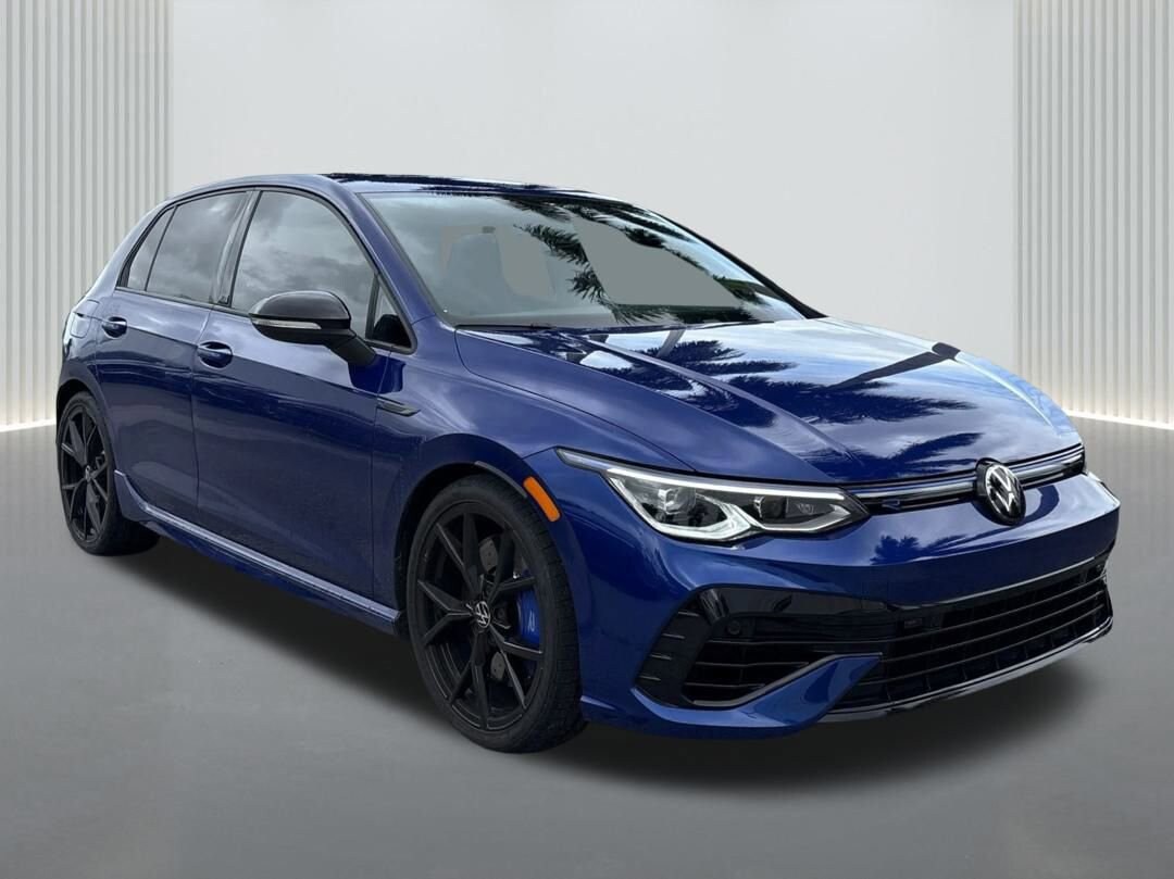 2023 Volkswagen Golf Anniversary Edition photo 3