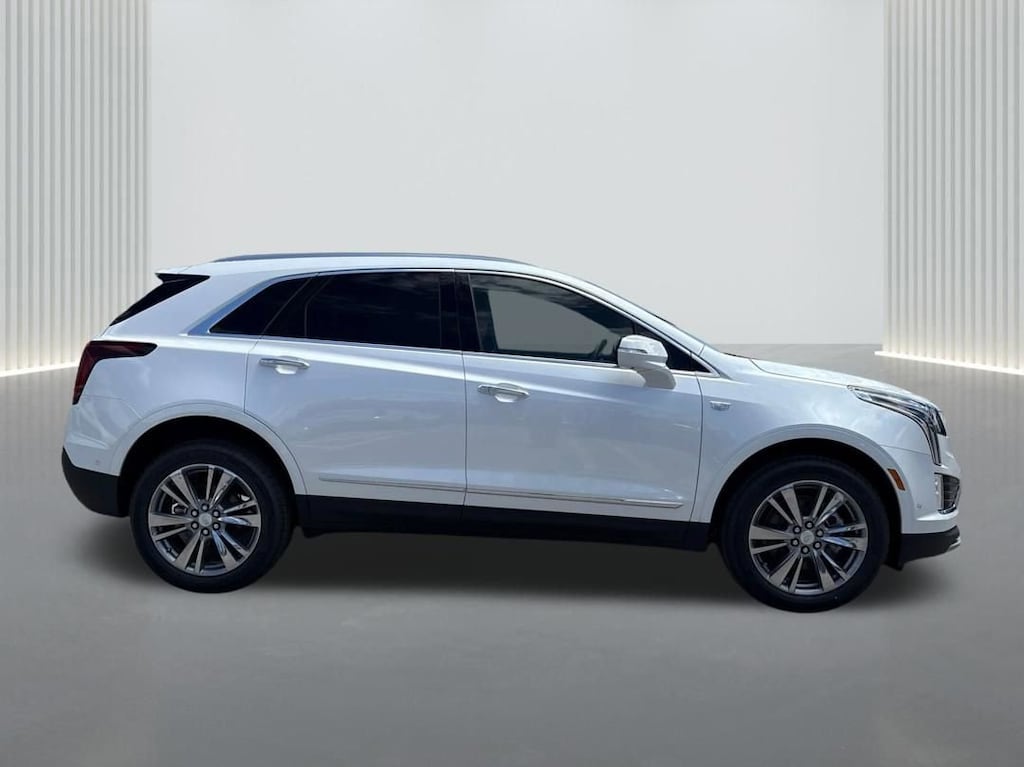 New 2026 CADILLAC XT5 Premium Luxury SUV