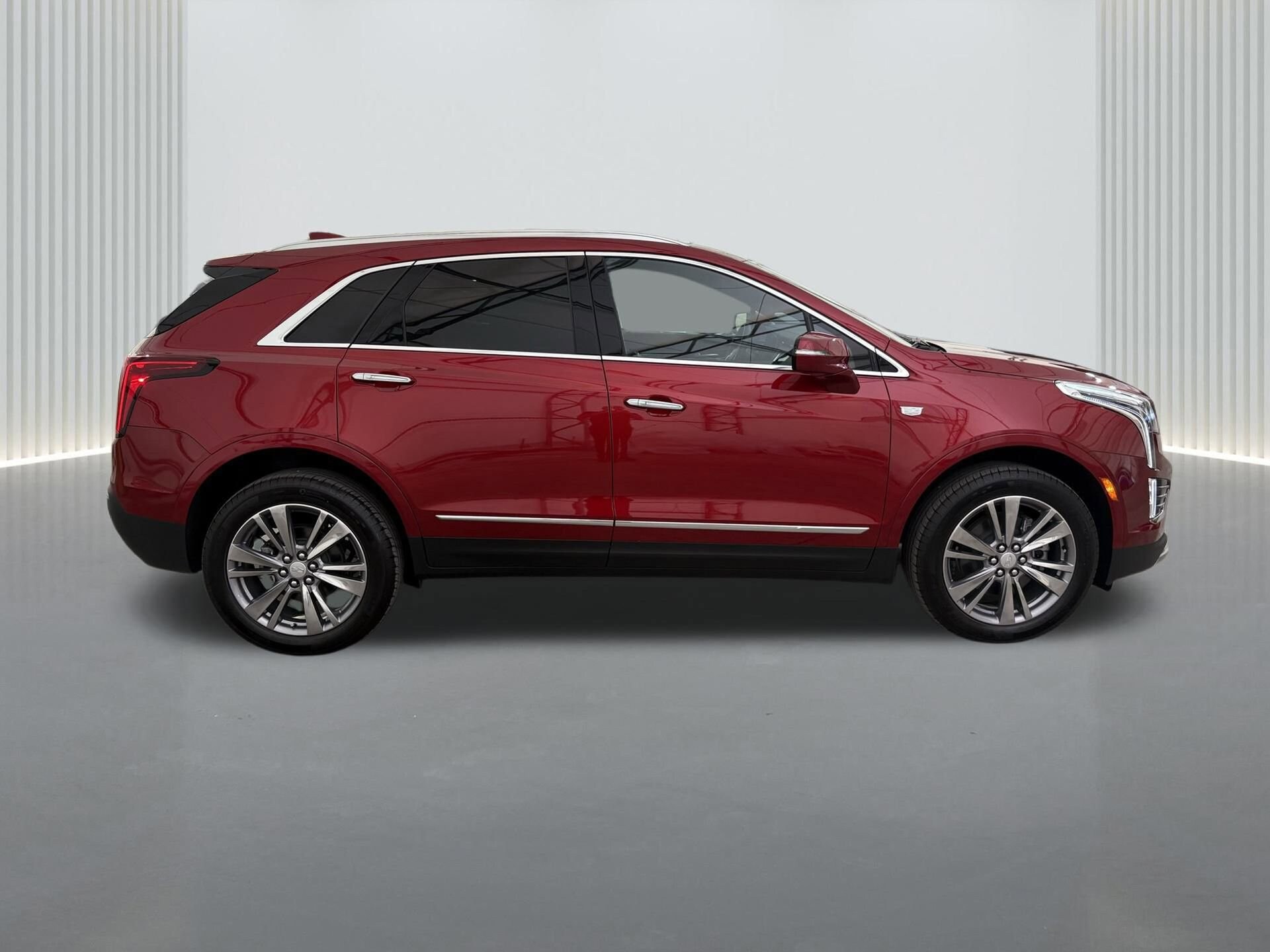 2025 Cadillac XT5 Premium Luxury photo 3