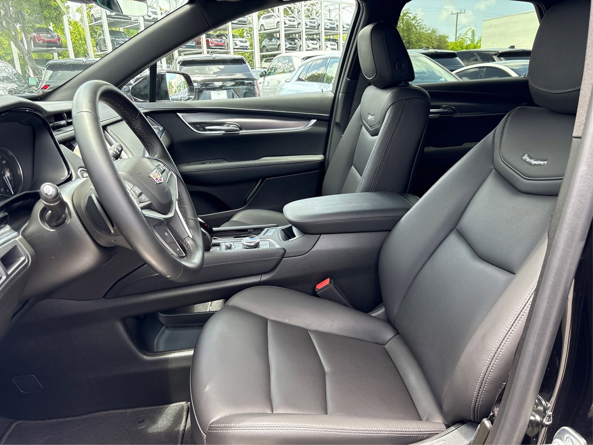 2025 Cadillac XT5 Luxury - Photo 9