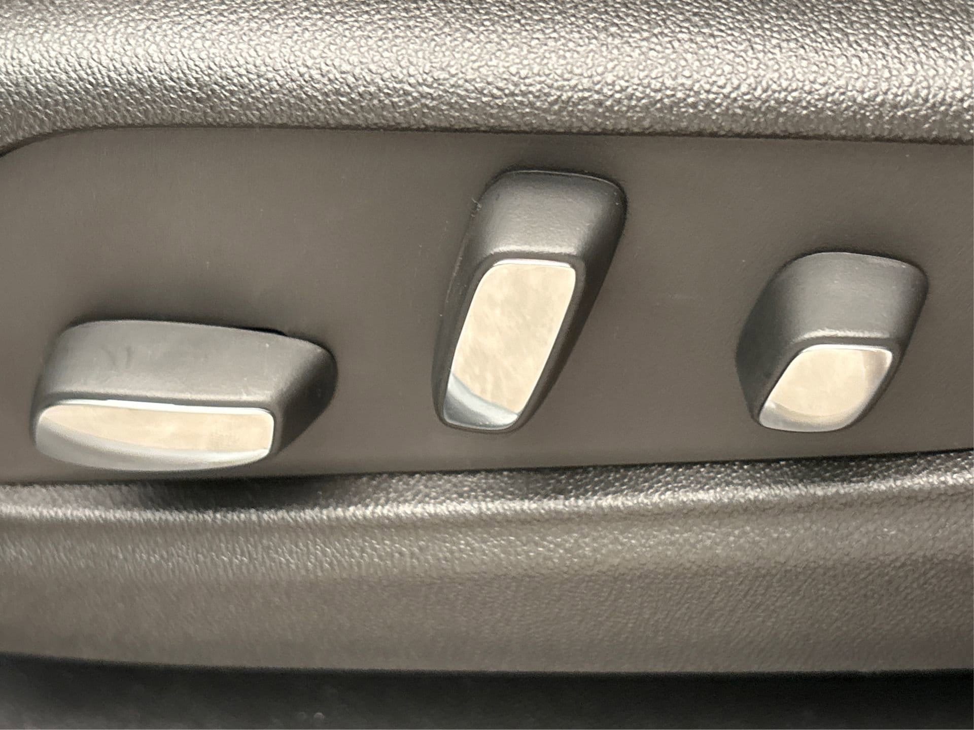 2025 Cadillac XT6 Premium Luxury - Photo 19