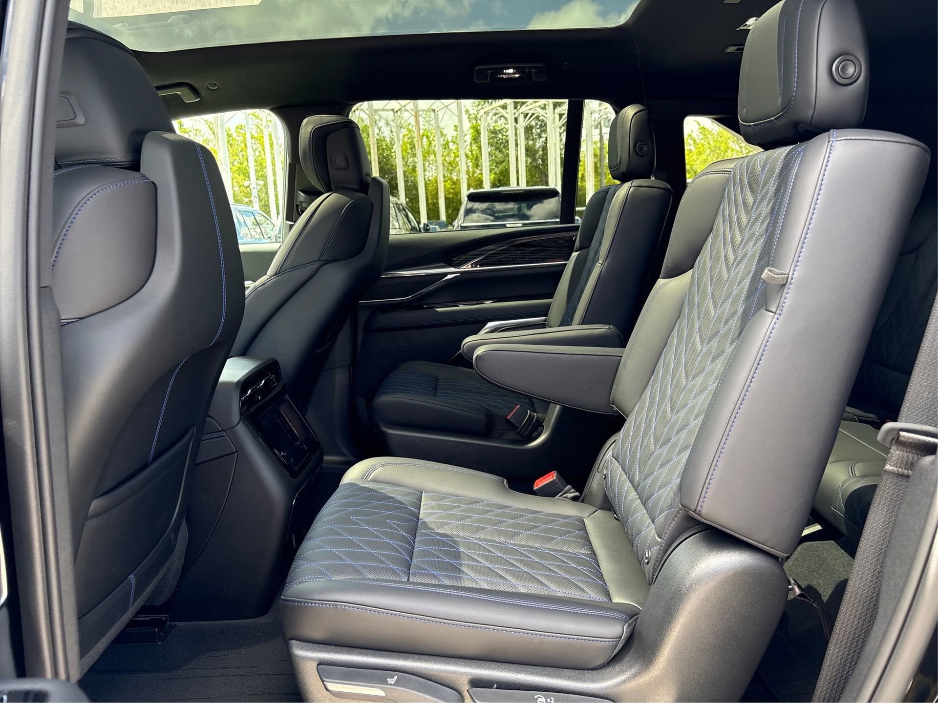 2026 Cadillac Escalade IQ Sport - Photo 10