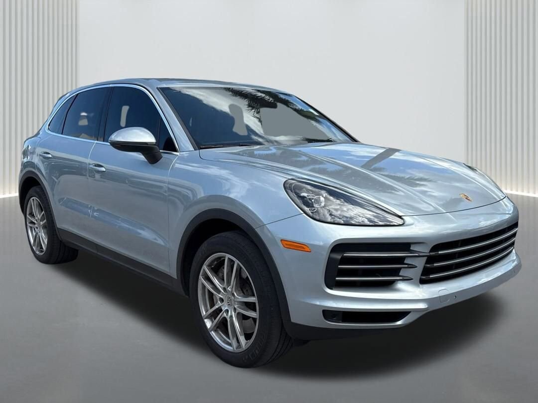 2022 Porsche Cayenne Base photo 3