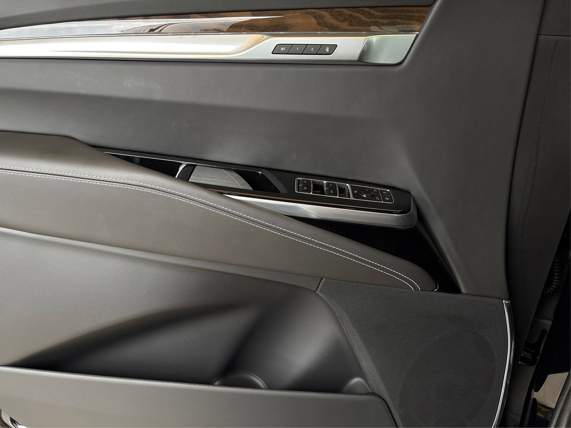2026 Cadillac Escalade Platinum Sport - Photo 21