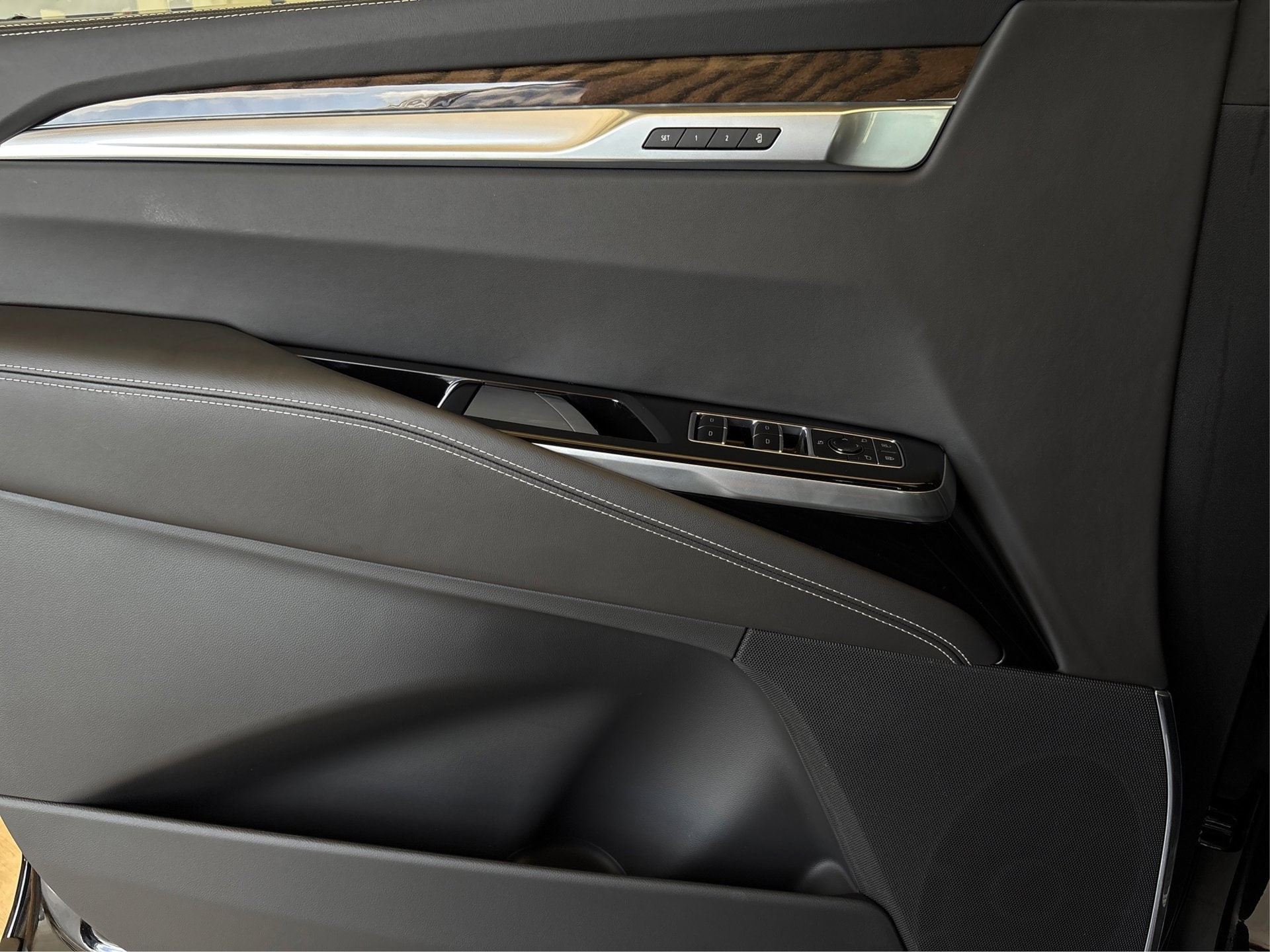 2026 Cadillac Escalade Platinum Sport - Photo 21