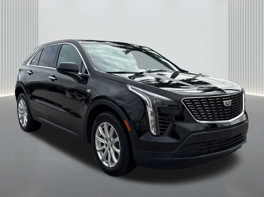 2023 Cadillac XT4 Luxury photo 3