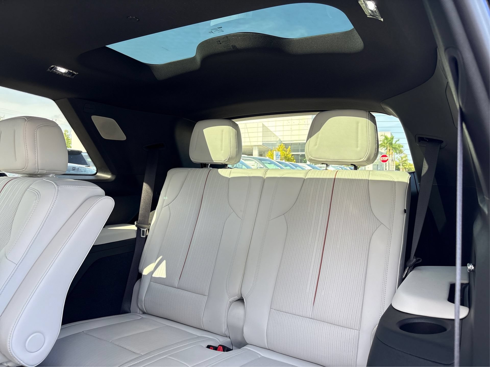 2027 Cadillac VISTIQ Sport - Photo 12