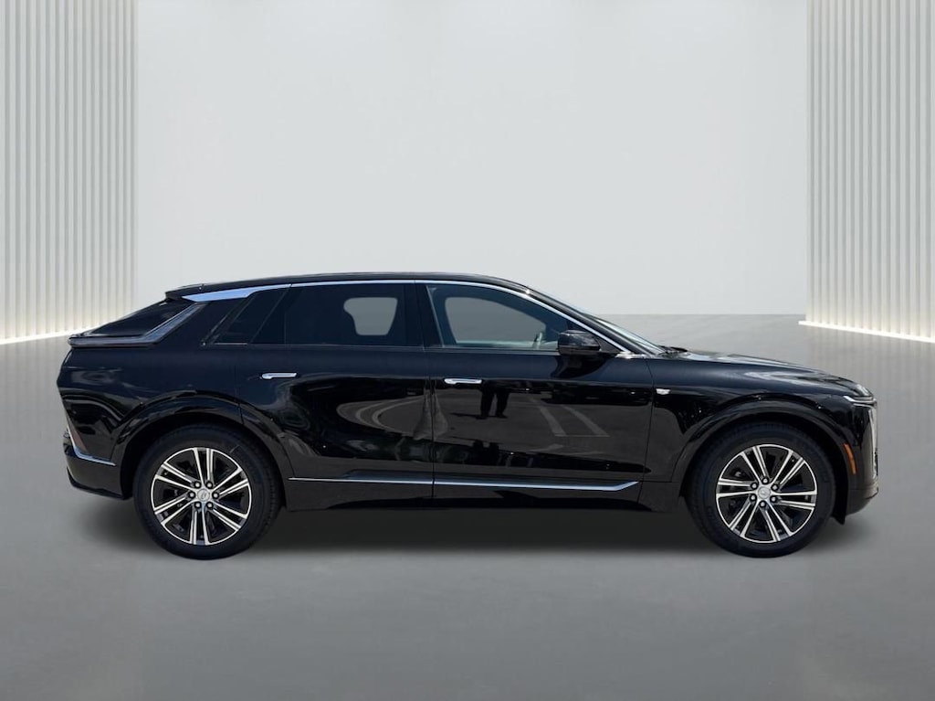 New 2026 CADILLAC LYRIQ Luxury SUV