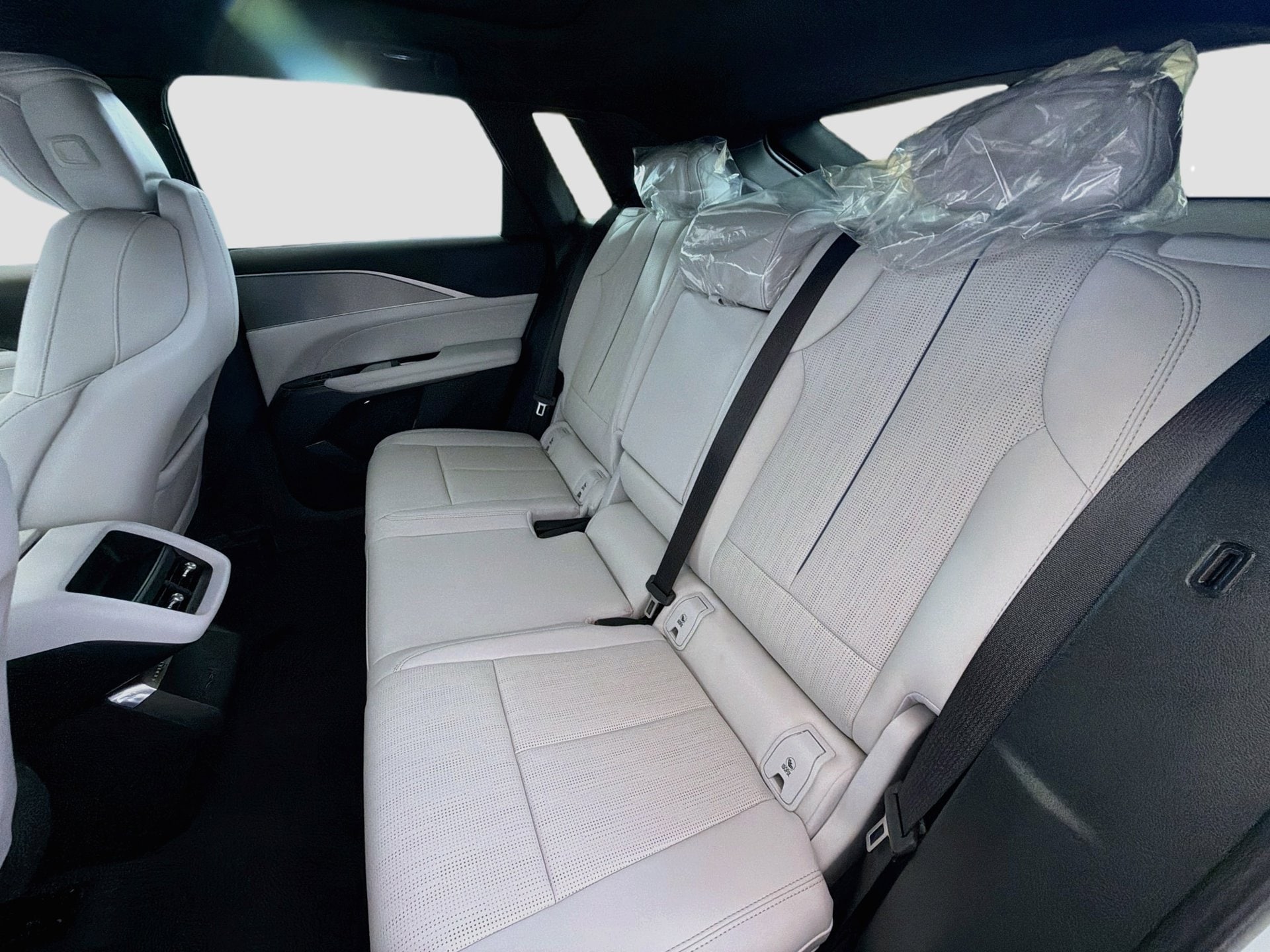 2027 Cadillac LYRIQ Sport - Photo 19