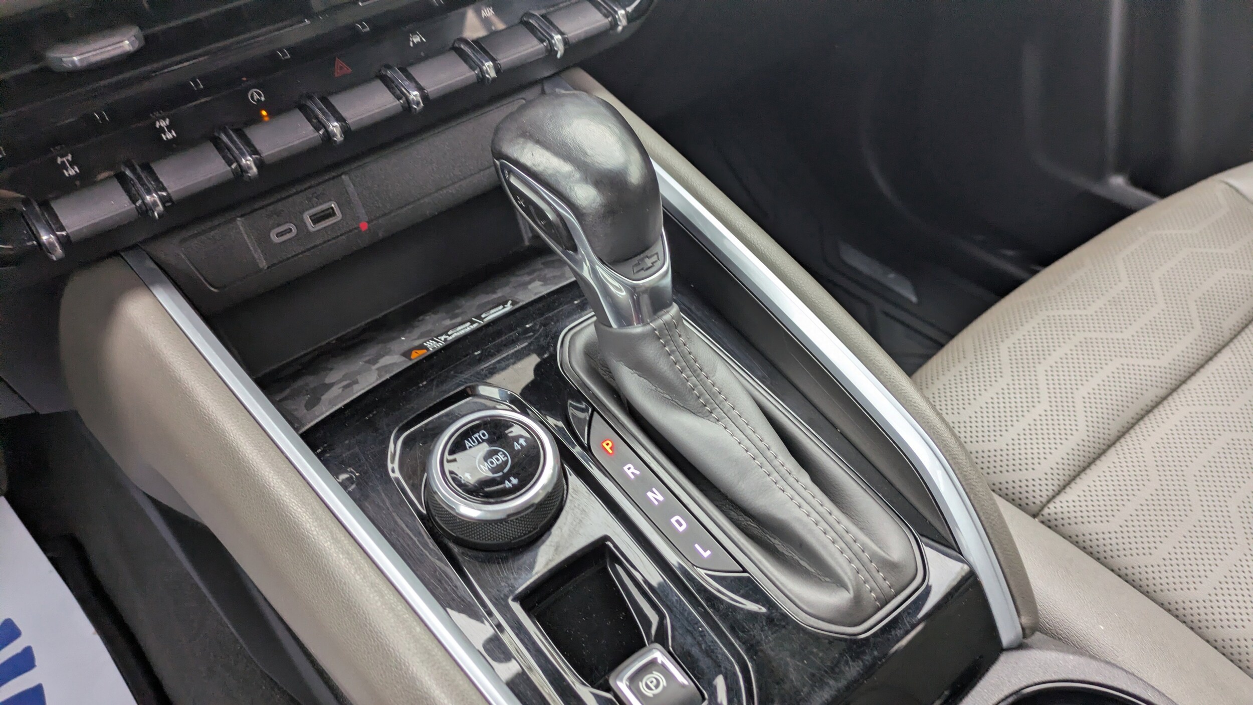 2024 Chevrolet Colorado ZR2 - Photo 14